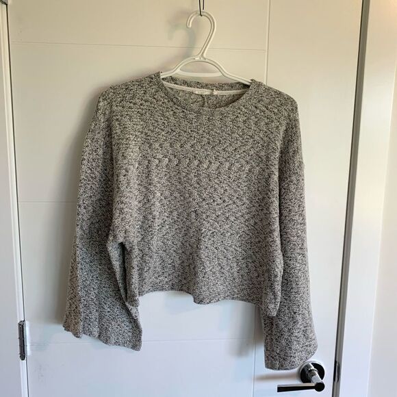 LUSH Cable Knit Wide-Sleeved Sweater - Picture 3 of 6